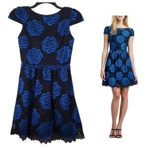 Alice + Olivia Dress Size 4 Jacquard Nelly Puffed Floral Lace Deep V Bac…